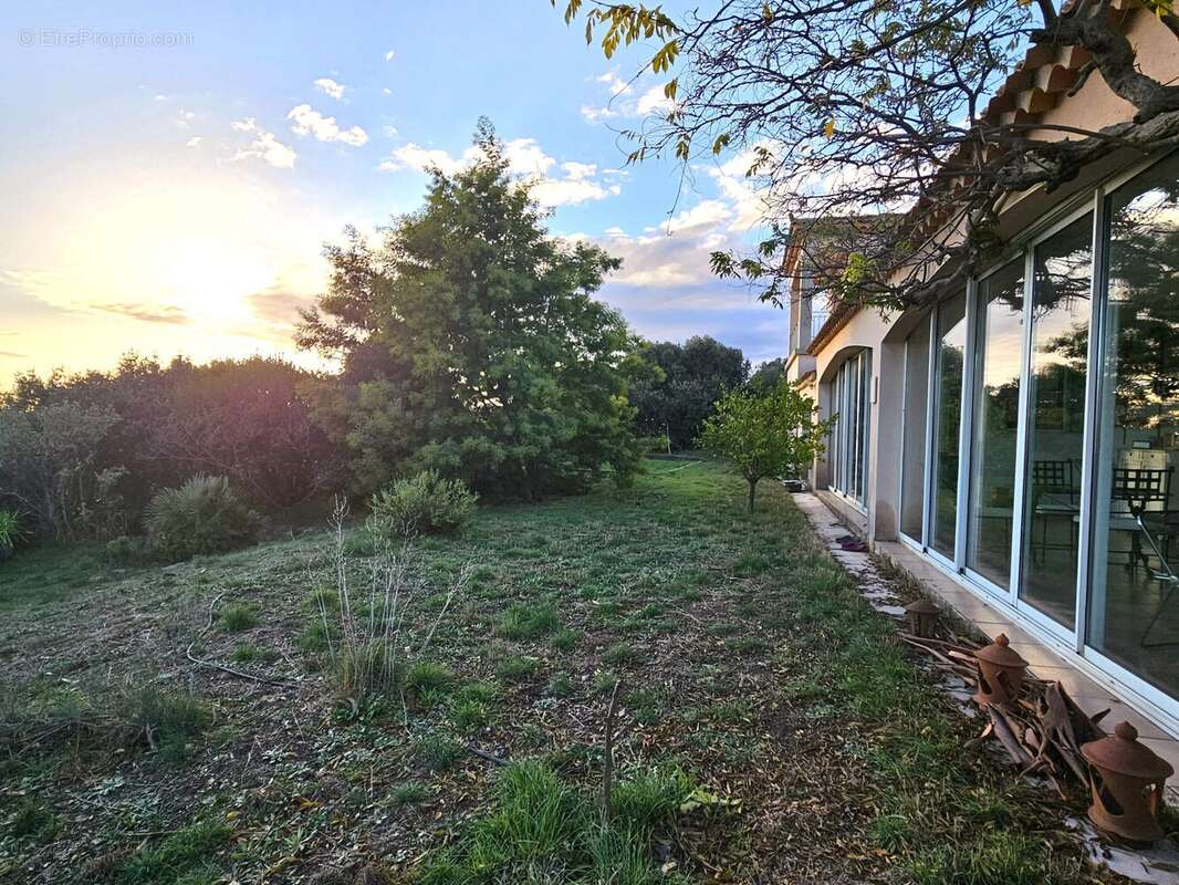 Maison à MONTESQUIEU