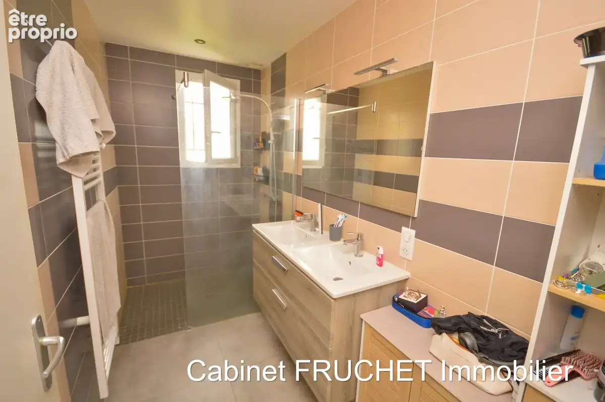 SAINT-PROUANT - Maison de plain-pied - 3 chambres - photo 9
