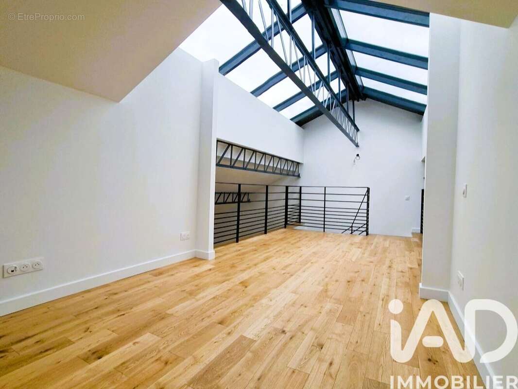 Commerce 98 m² à Saint-Maur-Des-Fosses  - photo 2