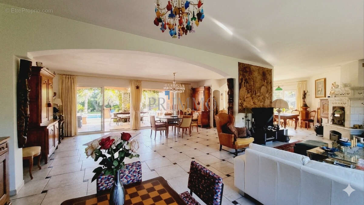 Maison à FREJUS