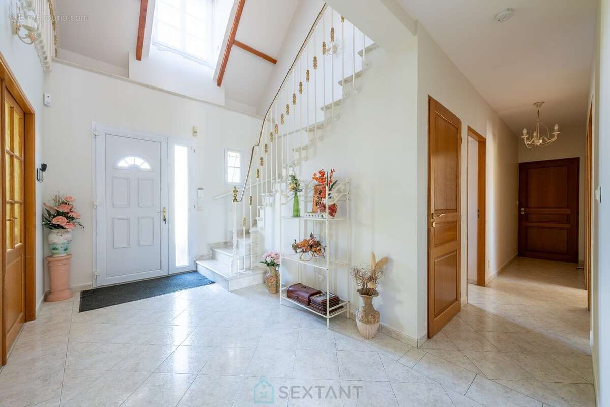 Maison à CHAILLY-EN-BIERE