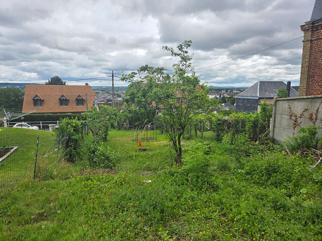 Terrain à CAUDEBEC-LES-ELBEUF
