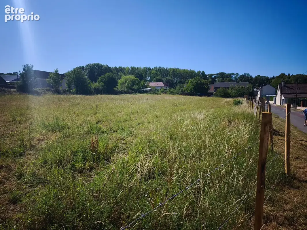 Terrain à ESTREES-SAINT-DENIS