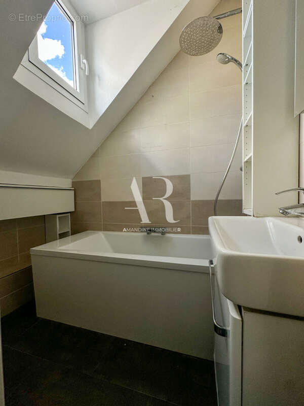 Maison à SAINT-MAUR-DES-FOSSES