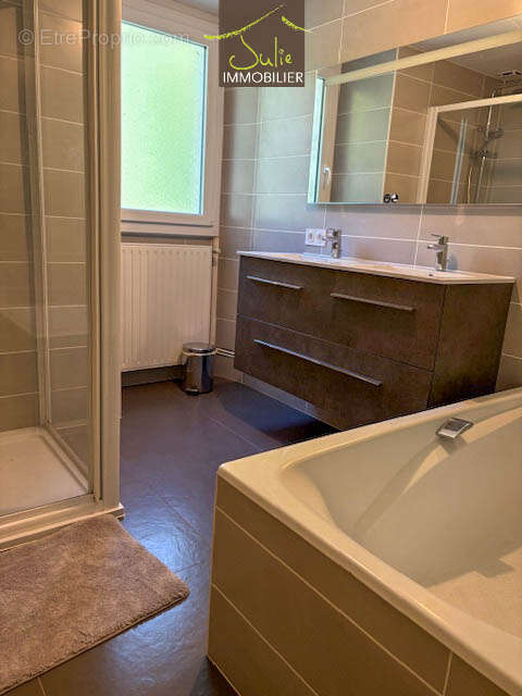 Maison à MONCOUTANT