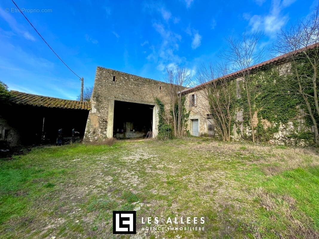 Maison à LES GRANGES-GONTARDES