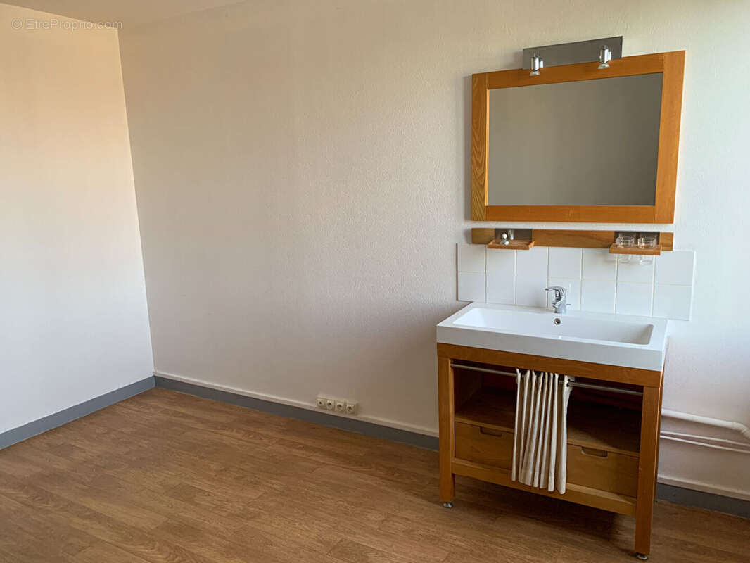Appartement à CRAS-SUR-REYSSOUZE