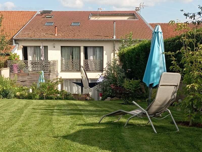 Maison à CHARMES