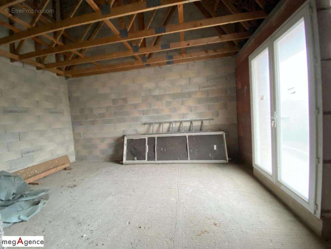 Appartement à SAINT-GERMAIN-LES-VERGNES