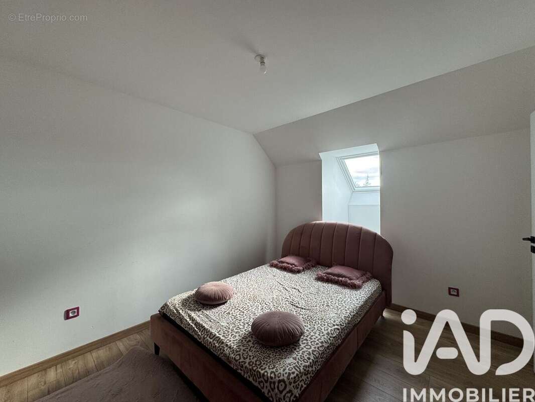 Maison 101 m² à Lye  - photo 8