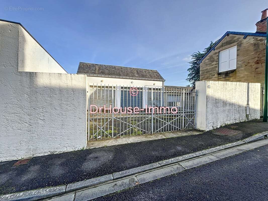 Parking à CHATEAU-LA-VALLIERE