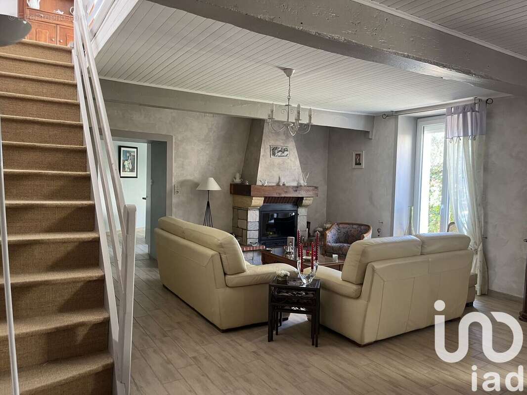 Photo 8 - Maison à VEAUCHE