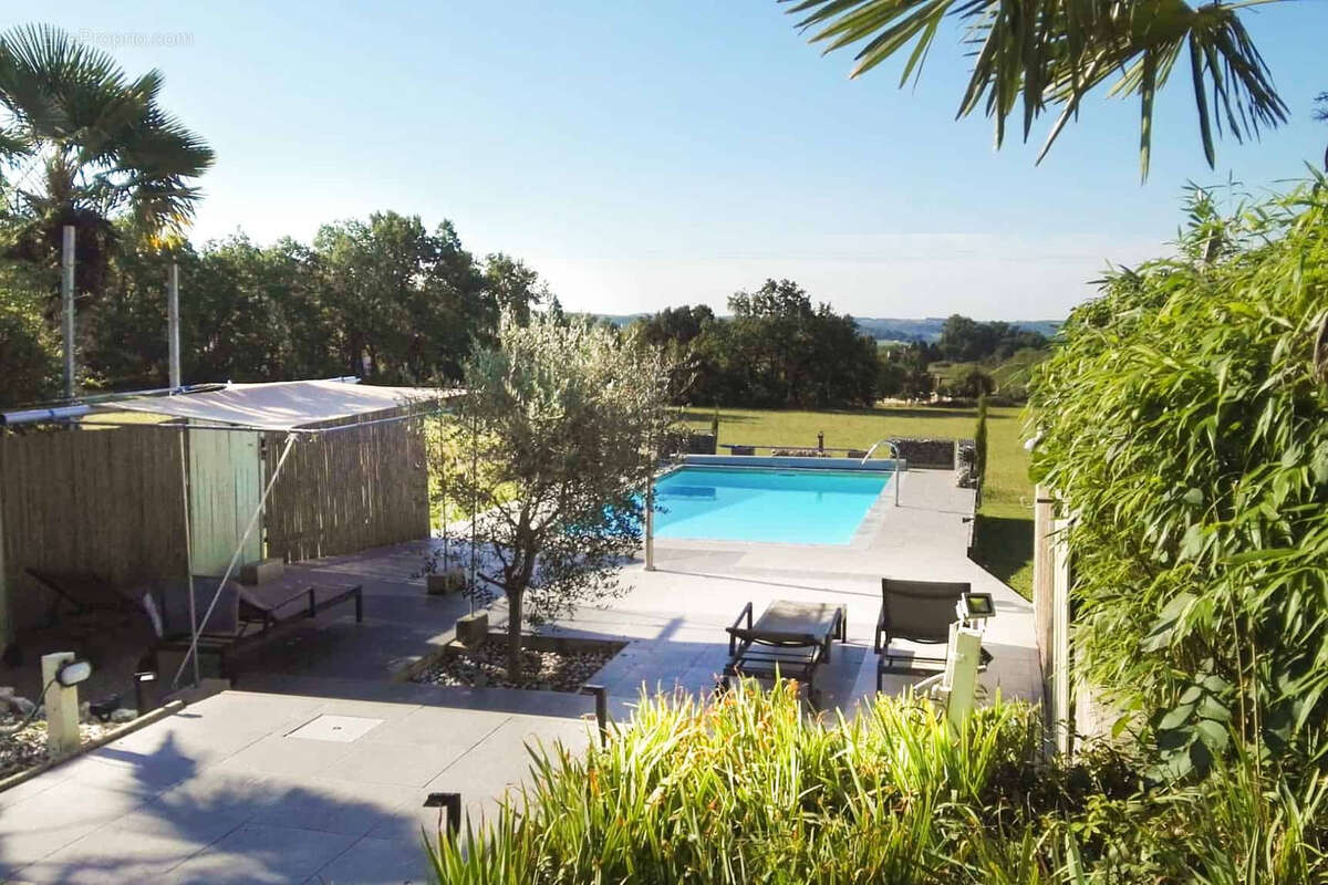 Country property with pool - photo 6
