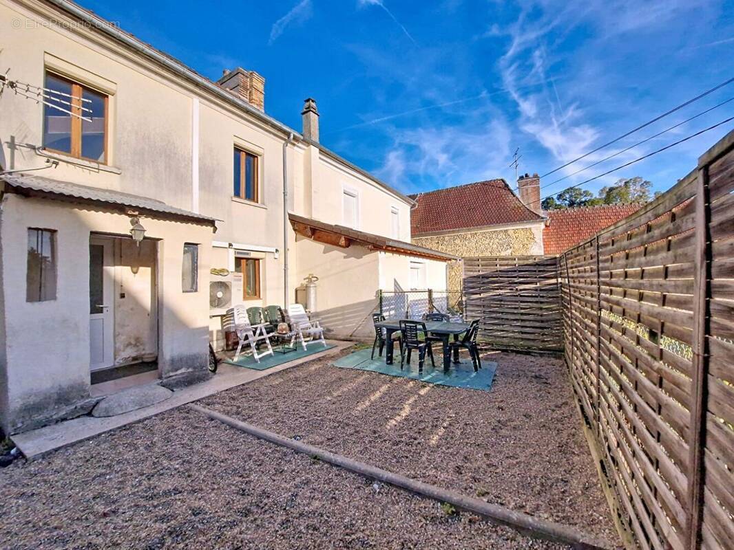 59666304a.jpg - Maison à CIVIERES