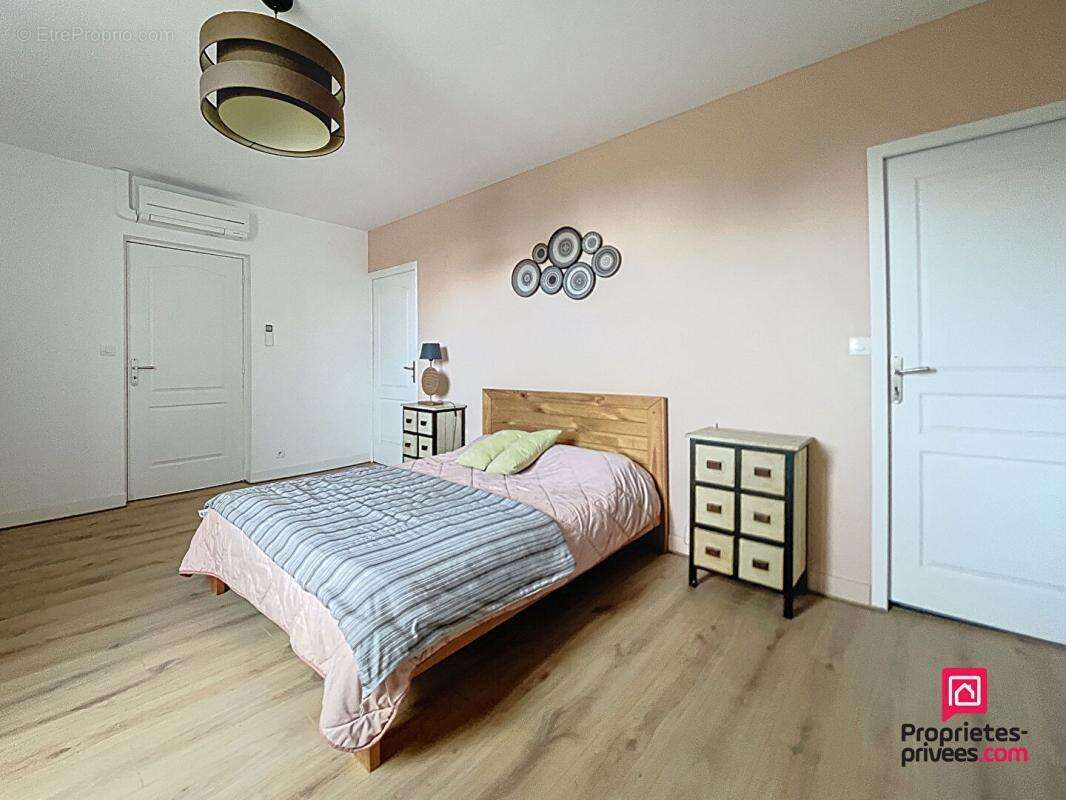 Maison à LE MELE-SUR-SARTHE