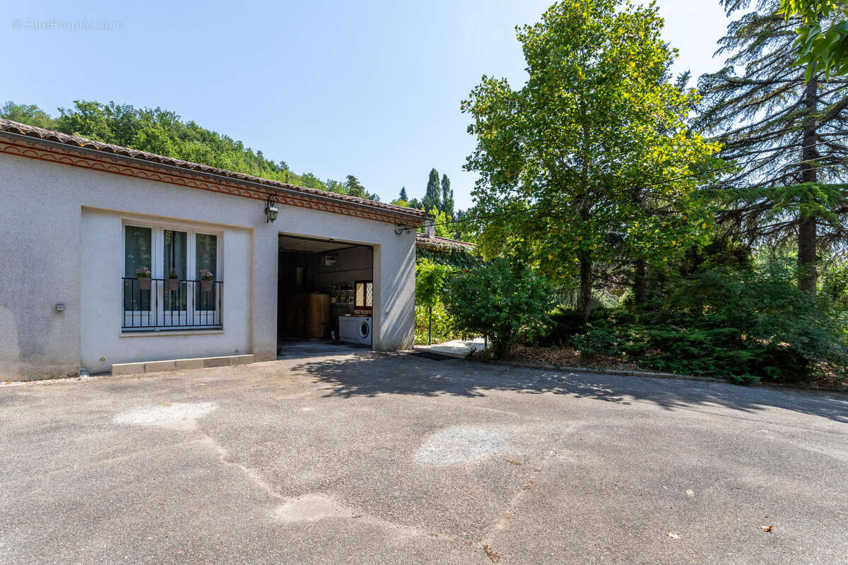 Maison de campagne, garage, piscine, terrain. - photo 26