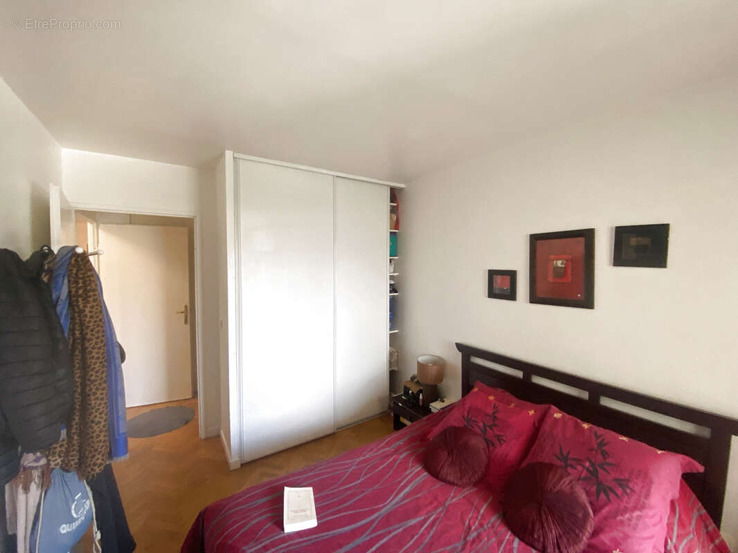 Appartement à COURBEVOIE