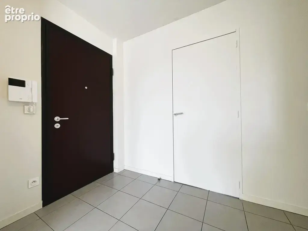 Appartement T3 terrasse et garage - photo 3