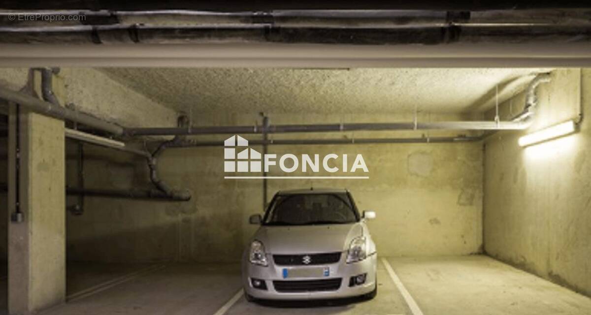 Parking à BUSSY-SAINT-GEORGES