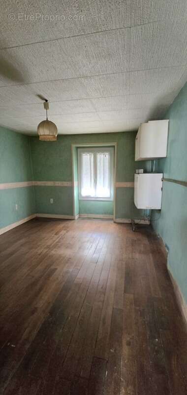 Maison à CHATEAUPONSAC