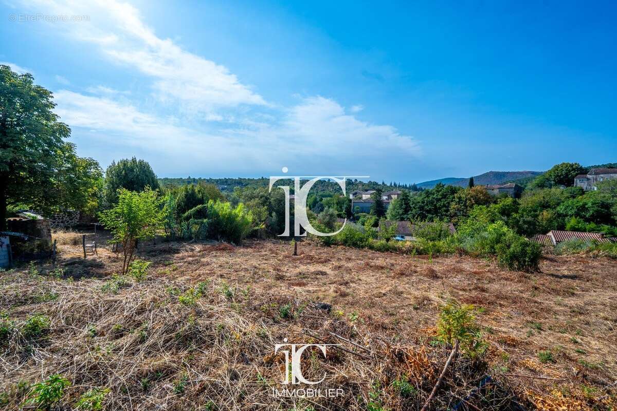 Terrain en zone auo 3479m² - photo 6