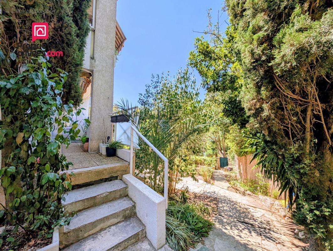 Appartement à MARSEILLE-9E