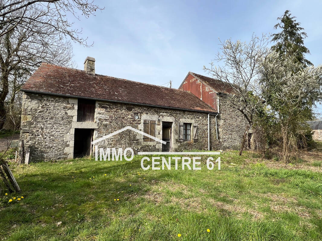 Maison à CARROUGES