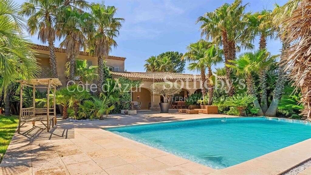 Grimaud villa provençale de charme avec piscine, jardin paysager et cinq suites - photo 16
