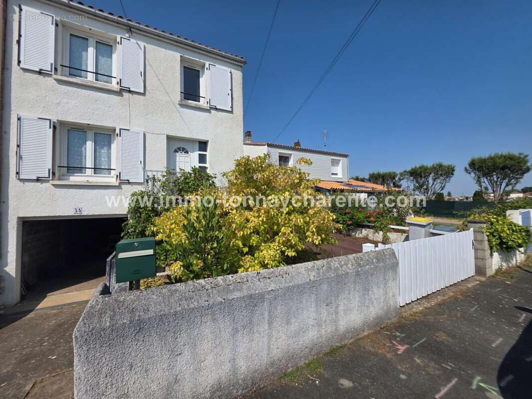 Maison 70 m² à Rochefort  - photo 2
