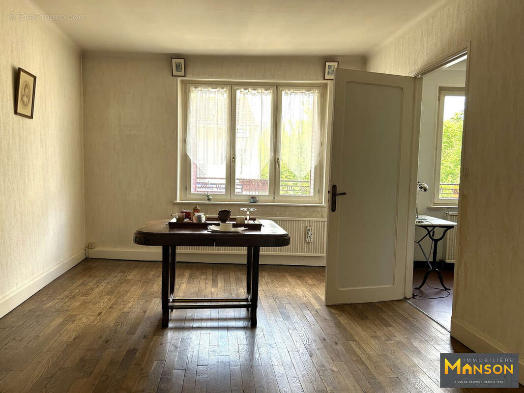 salon - Maison à PONT-SAINT-VINCENT