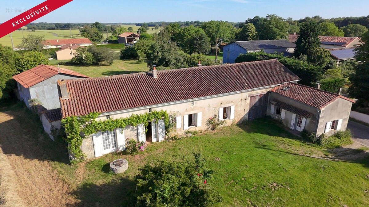 Maison à SAVIGNE