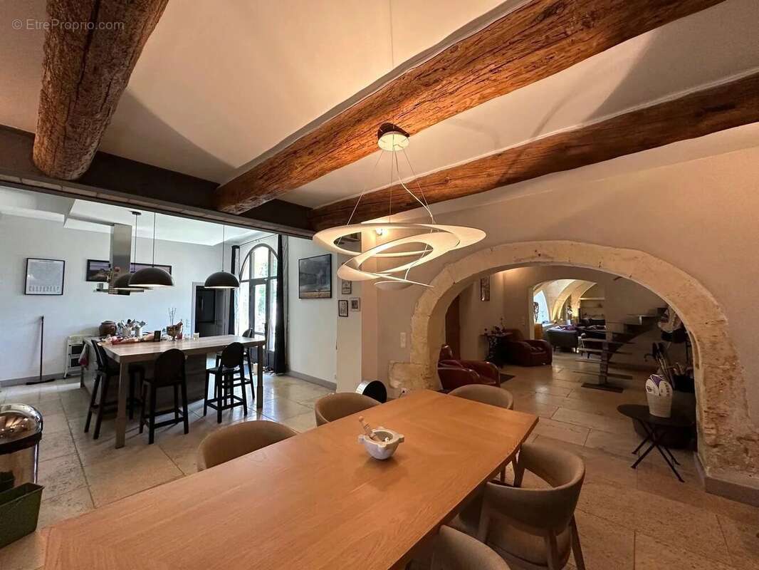 Maison à MOURIES