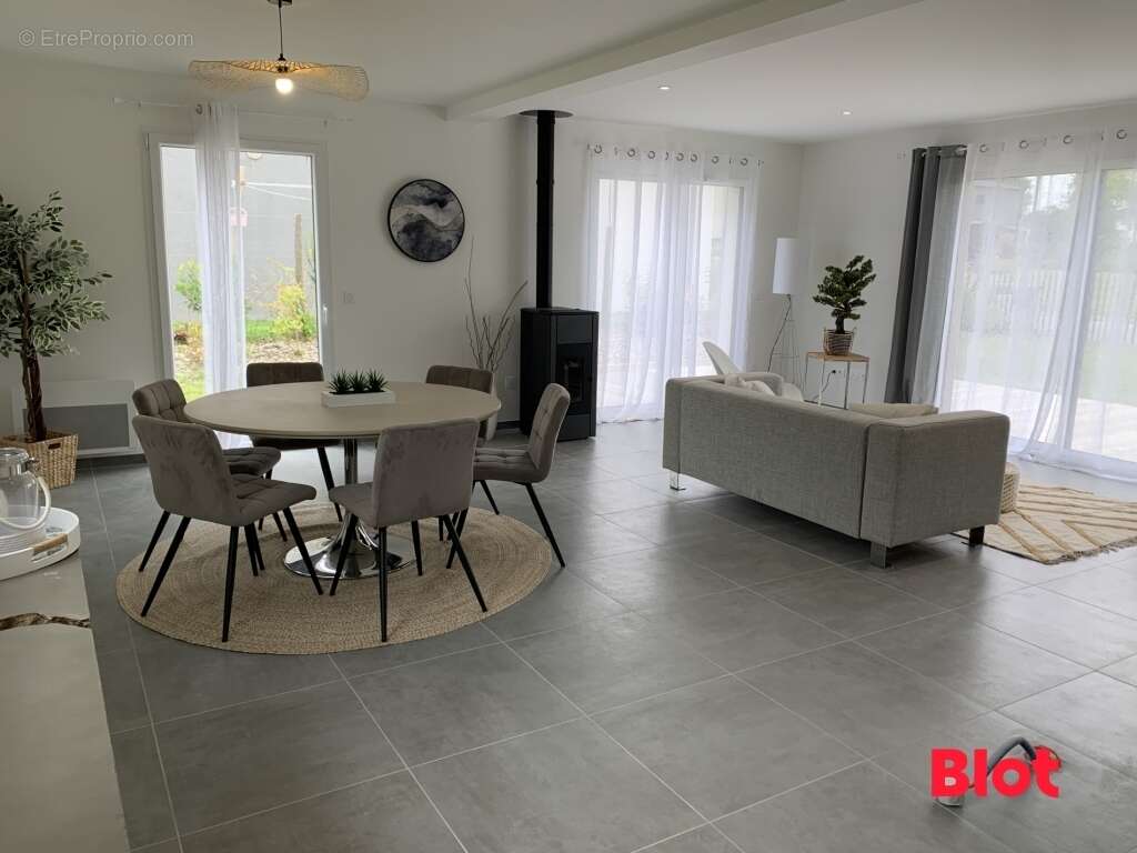 Maison à SAINT-GILLES