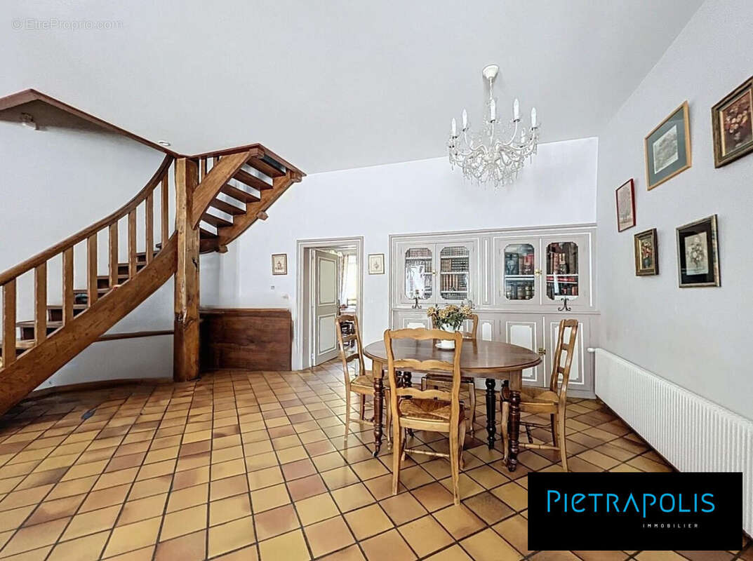 Maison 200 m² à Civrieux  - photo 5