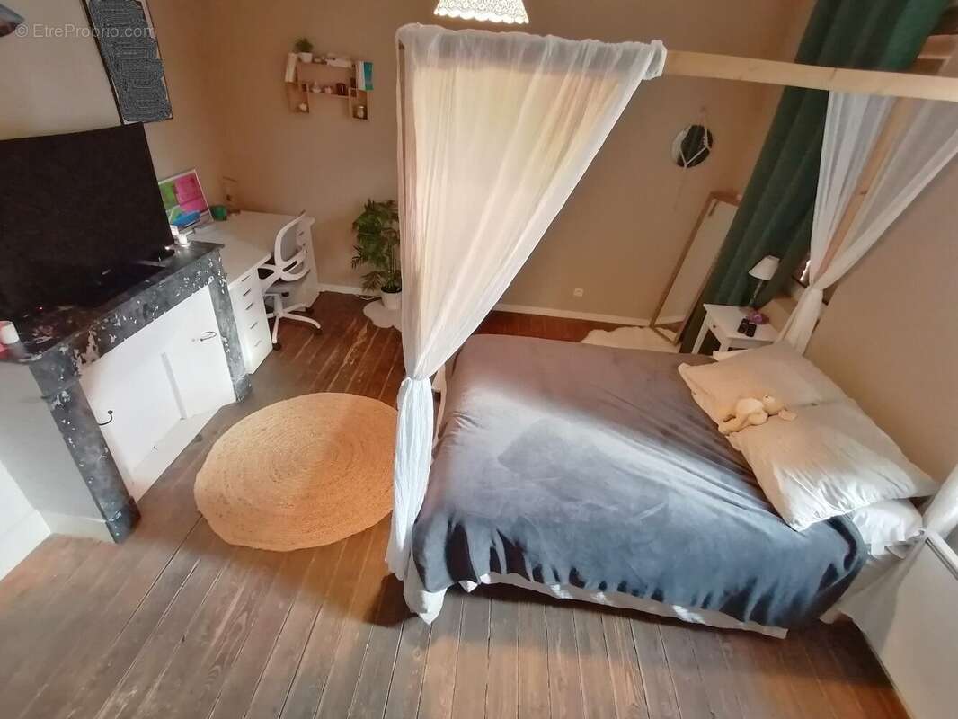 Maison à MONTAIGUT-SUR-SAVE