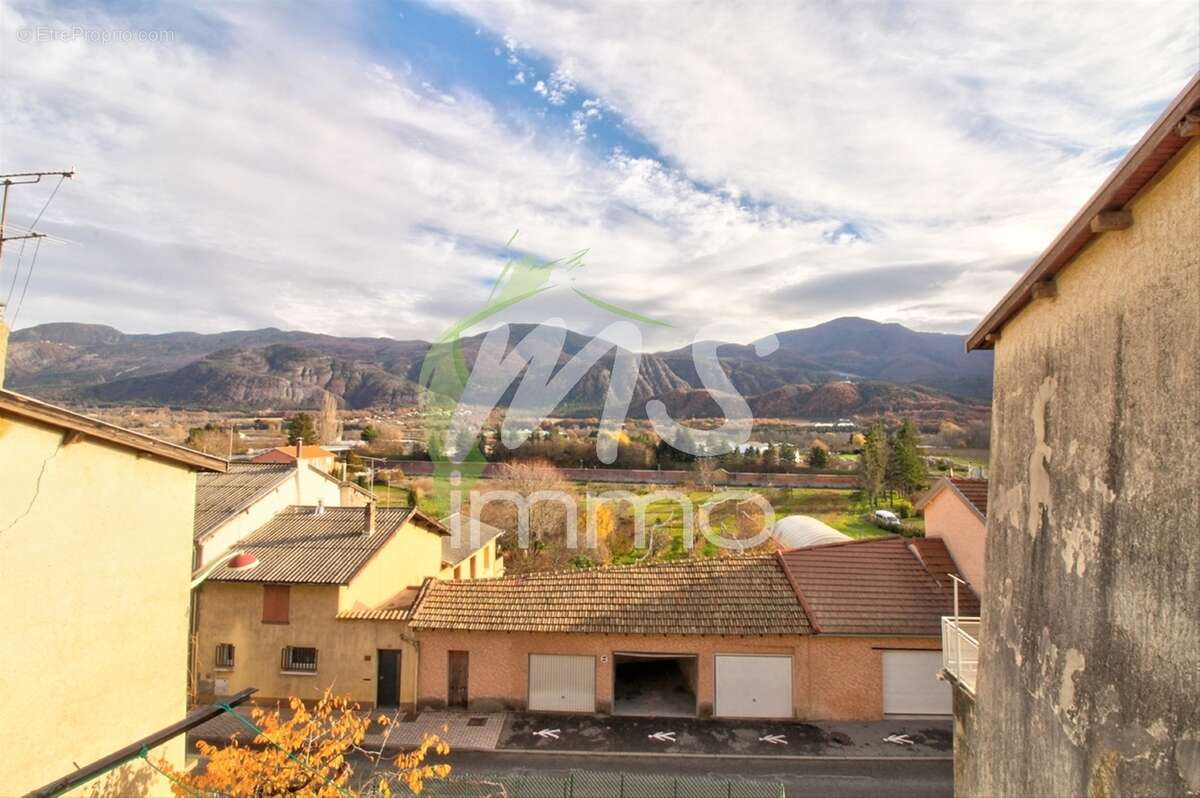 Appartement à JARJAYES