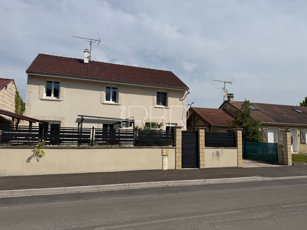 Maison individuelle avec terrasses et jardin - photo 3