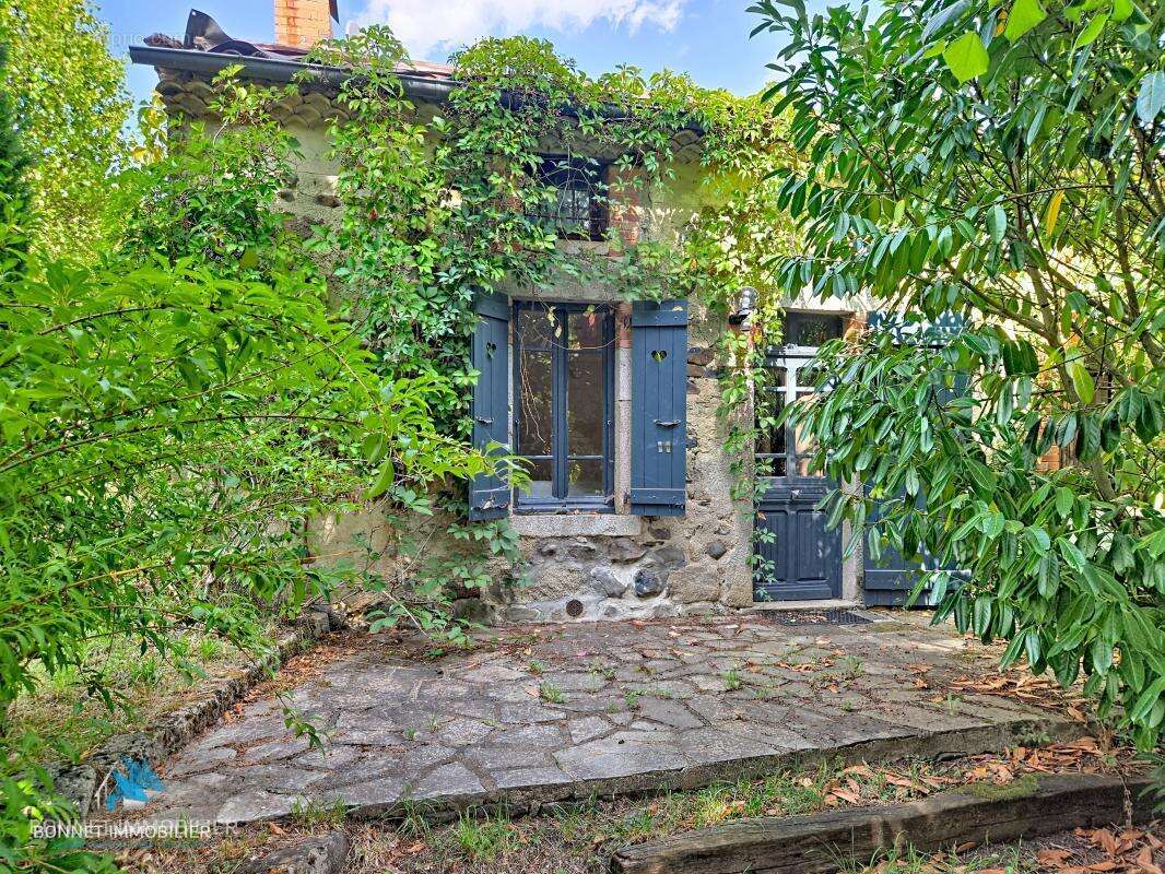 Propriété de caractère de 290 m² constituée d'une maison et d'un gîte de charme - photo 16