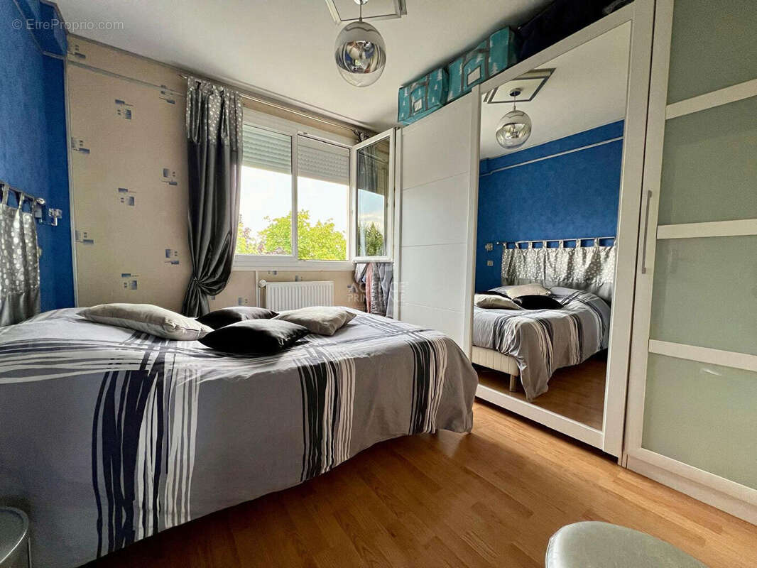 Appartement à HOUILLES