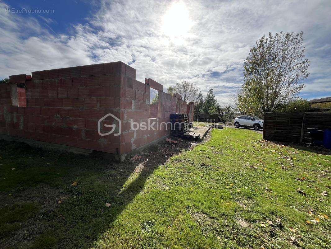 Terrain à MEILHAN-SUR-GARONNE