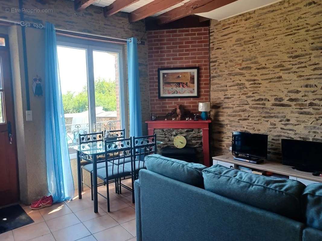 Maison à EGUZON-CHANTOME