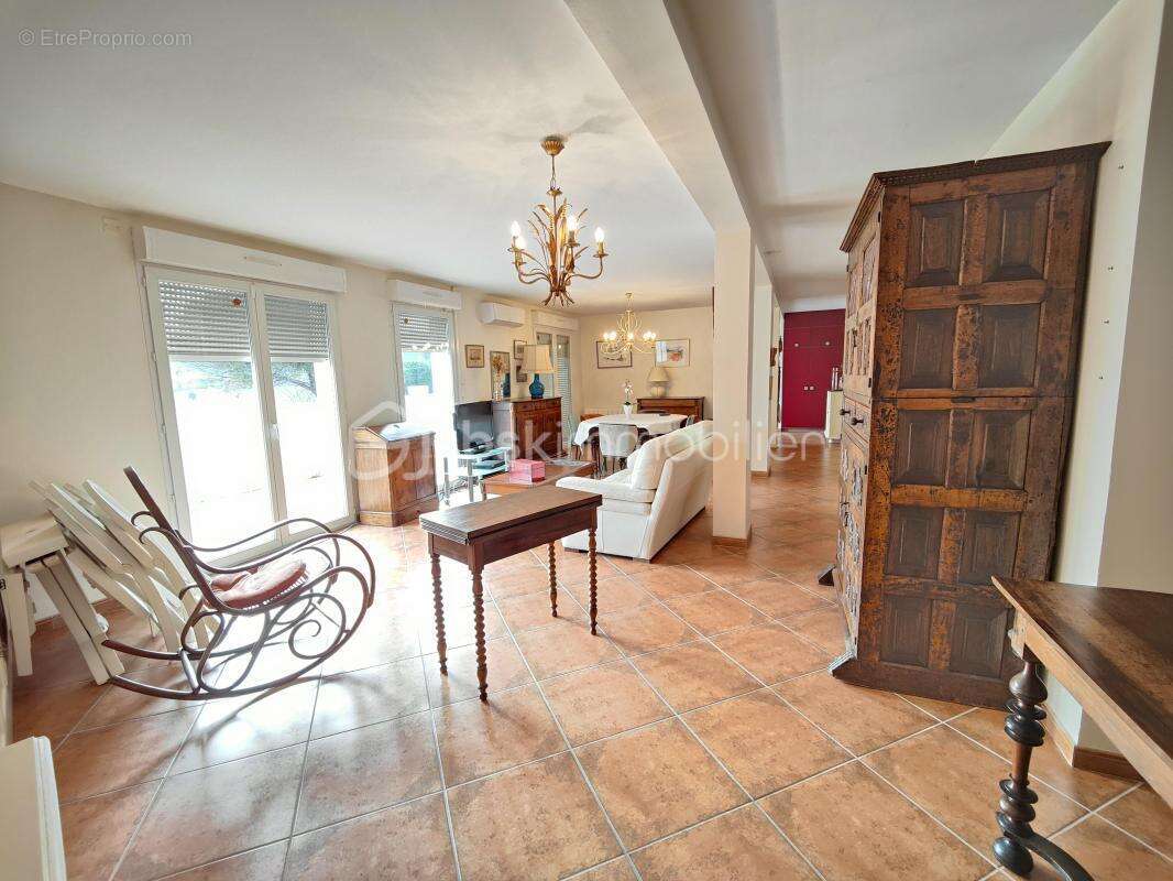 Appartement à MONTREDON-DES-CORBIERES