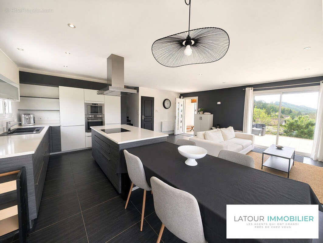 Maison à BOURGOIN-JALLIEU