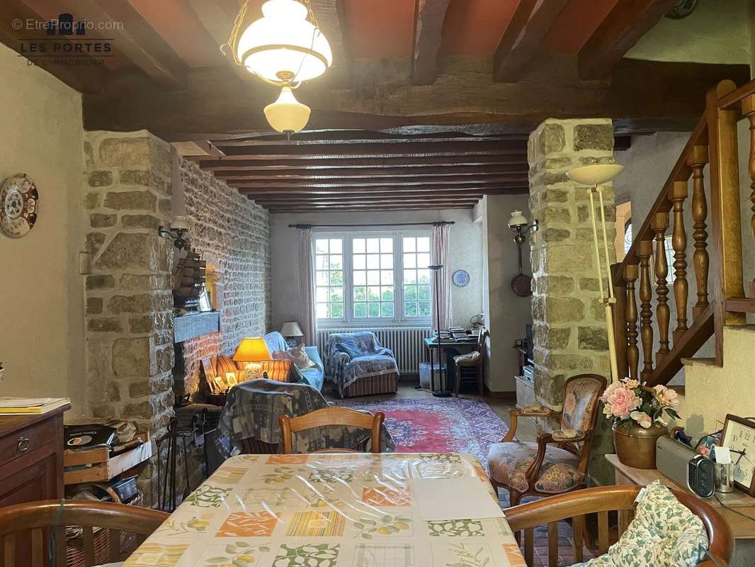 Maison à PRUNAY-SUR-ESSONNE