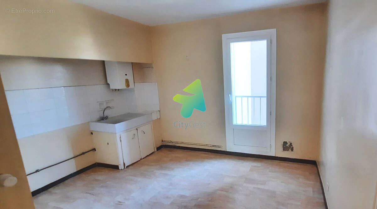 Appartement type 4, balcon, parking et cave - photo 4