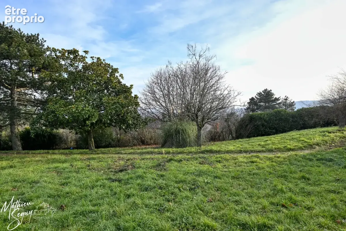 VAUGNERAY - Terrain à bâtir pour une maison P5 à étage + garage - photo 8