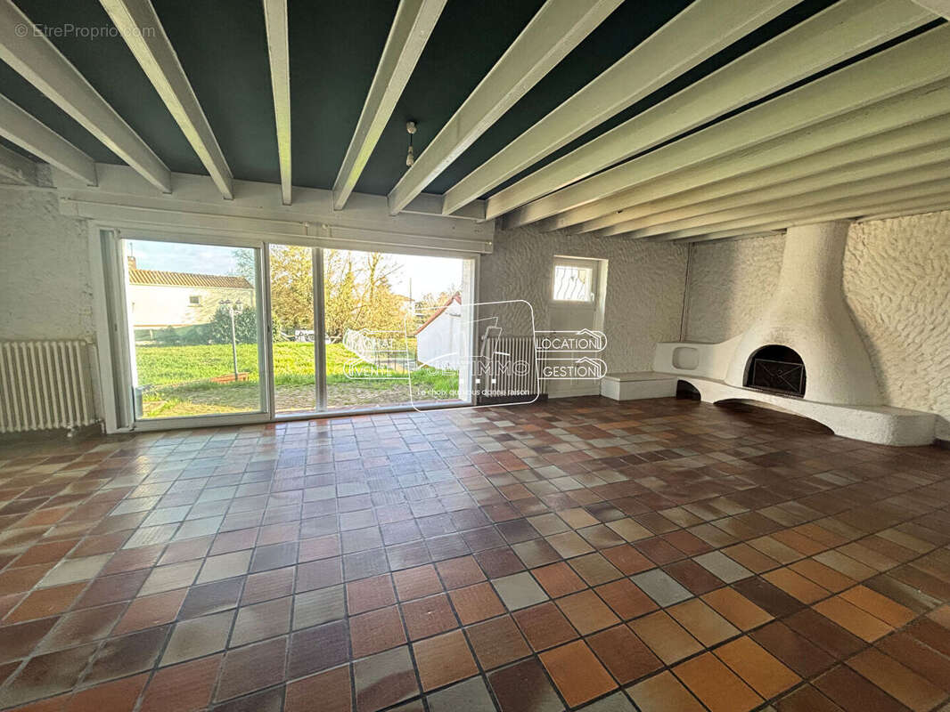 Maison à LA CHAPELLE-BASSE-MER