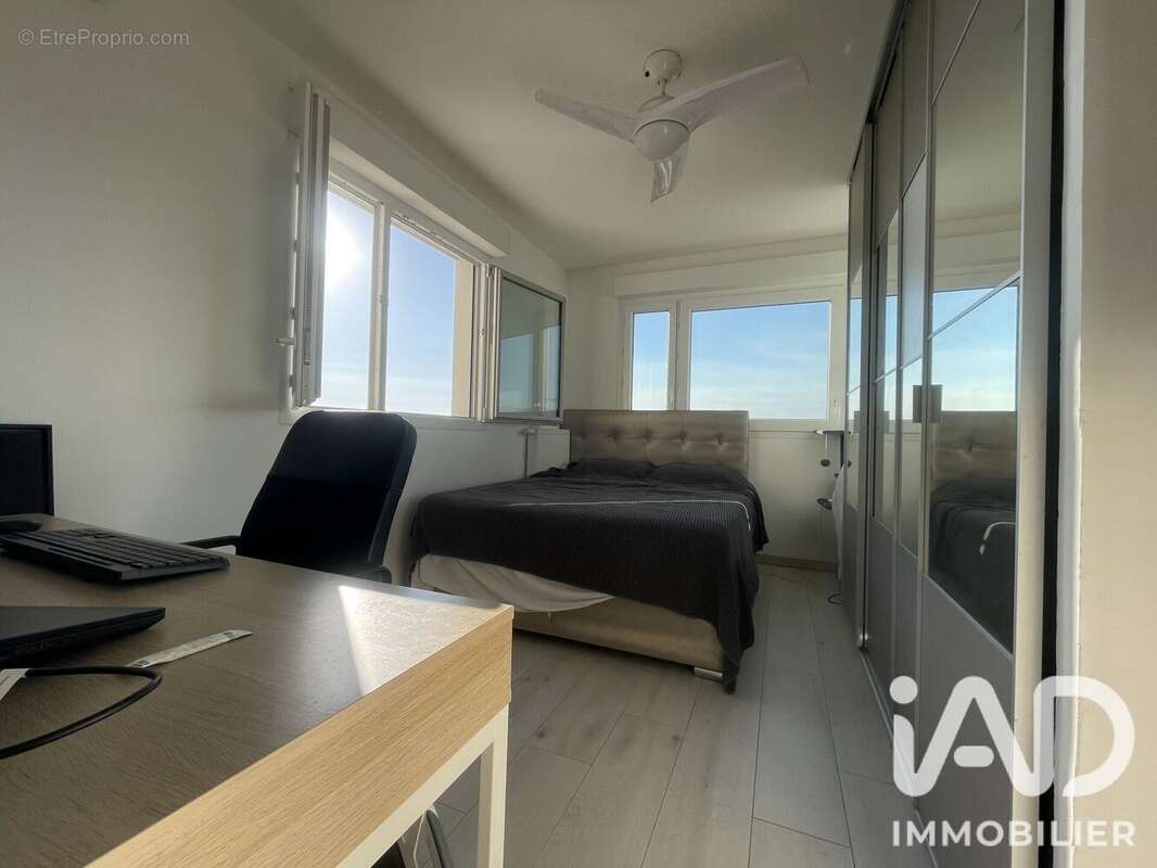 Appartement 80 m² à Marseille-2e  - photo 6