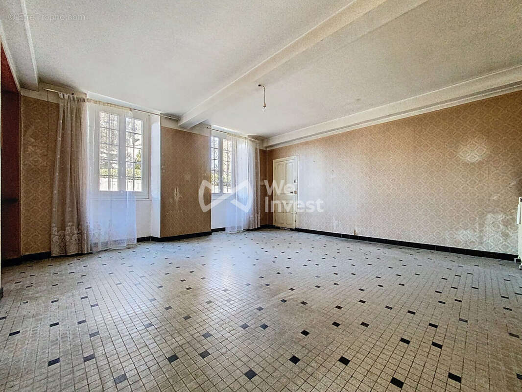 Appartement à NAY