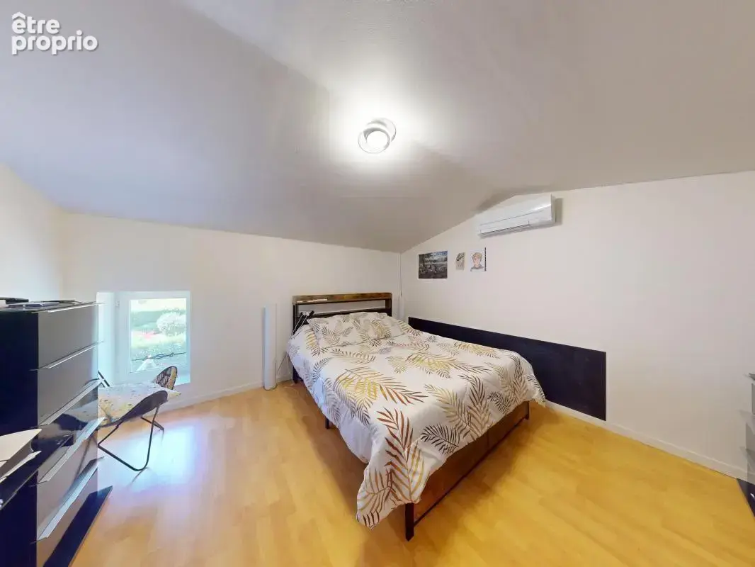 Maison 171 m² à Saint-Jean-De-Thurigneux  - photo 12
